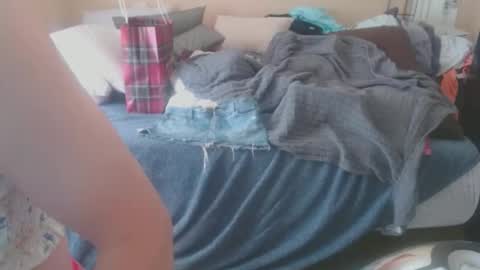 eyeswall0w online show from 02.19.26