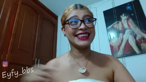 Snapshot of eyfy_bbs chatting on 06.11.26 Nadia online show from 06.11.26