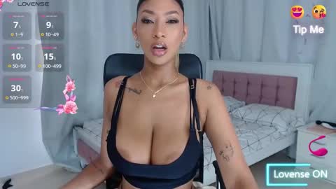 Andrea Carvajal  online show from 05.10.26