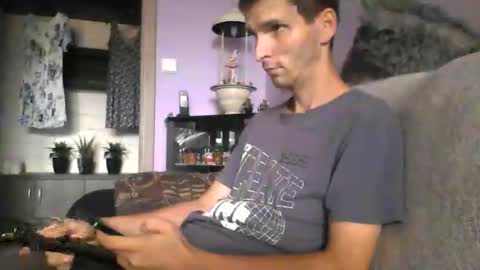 Snapshot of ezel004 chatting on 09.14.25 ezel004 online show from 09.14.25