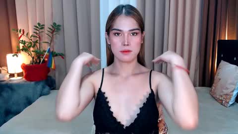 UR SWEET EZRA online show from 12.07.24