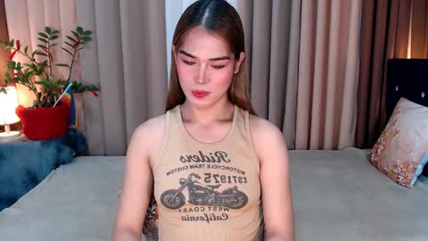 UR SWEET EZRA online show from 12.08.24