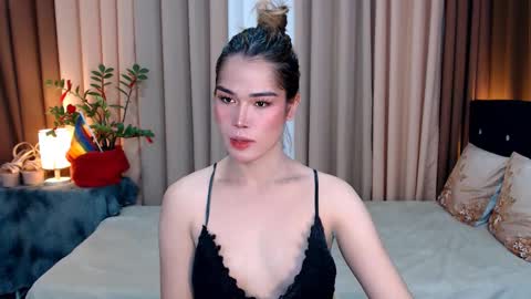 UR SWEET EZRA online show from 12.26.24