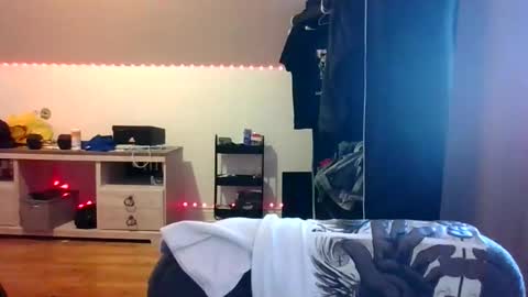 ezzteban935 online show from 04.18.26