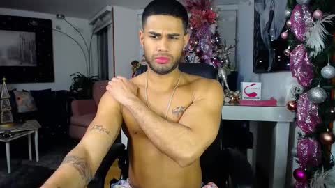 Snapshot of fabilatindick20 chatting on 12.05.24 Fabian online show from 12.05.24