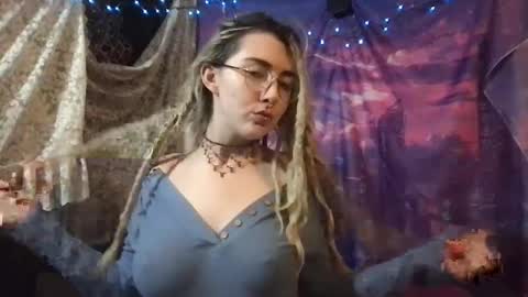 Snapshot of faexoxoxo chatting on 01.02.25 Fae online show from 01.02.25