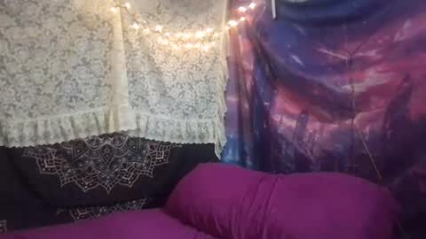 Snapshot of faexoxoxo chatting on 01.11.25 Fae online show from 01.11.25