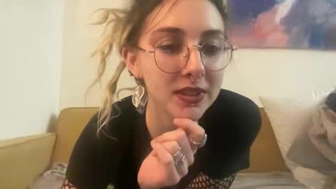 Snapshot of faexoxoxo chatting on 10.04.25 Fae online show from 10.04.25