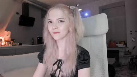 Snapshot of fairy_casey chatting on 03.05.25 fairy_casey online show from 03.05.25