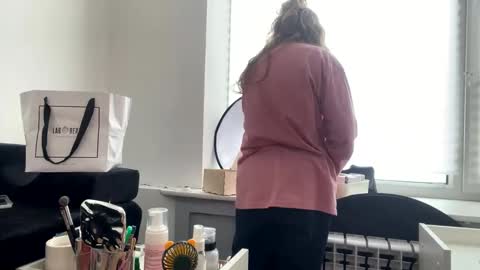 Ilona online show from 02.18.25