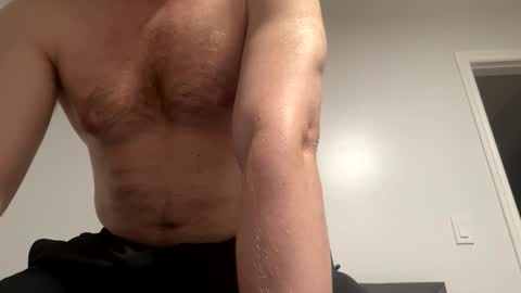 Snapshot of faizerback chatting on 10.15.25 so horny make me cum online show from 10.15.25