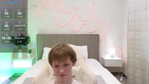 Snapshot of fakeangel87 chatting on 11.04.25 Fakeangel online show from 11.04.25