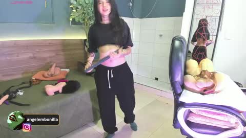 Megan    630  1330 -5 online show from 04.29.26