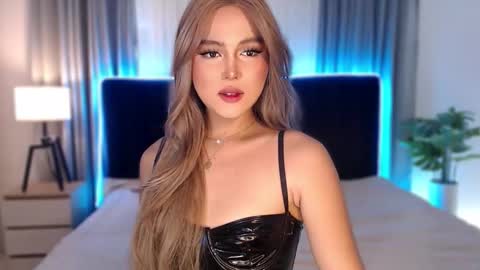 Snapshot of fallfromabove chatting on 11.30.25 Belly Conklin online show from 11.30.25