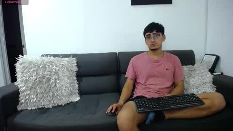 Snapshot of fallgays chatting on 03.04.25 FallGays online show from 03.04.25