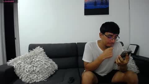 Snapshot of fallgays chatting on 03.06.25 FallGays online show from 03.06.25