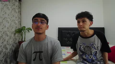 Snapshot of fallgays chatting on 09.17.25 FallGays online show from 09.17.25