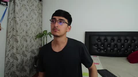 Snapshot of fallgays chatting on 09.21.25 FallGays online show from 09.21.25