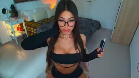 Jennifer online show from 06.09.26