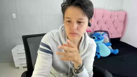 Snapshot of fanny_18 chatting on 10.17.25 FANNY online show from 10.17.25