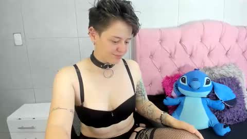 Snapshot of fanny_18 chatting on 10.22.25 FANNY online show from 10.22.25
