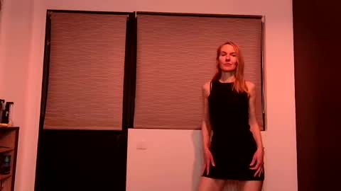 Snapshot of fanny_posy chatting on 12.13.24 Fanny online show from 12.13.24