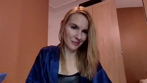Snapshot of fanny_posy chatting on 12.15.24 Fanny online show from 12.15.24