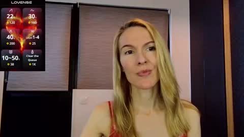 Snapshot of fanny_posy chatting on 02.14.25 Fanny online show from 02.14.25