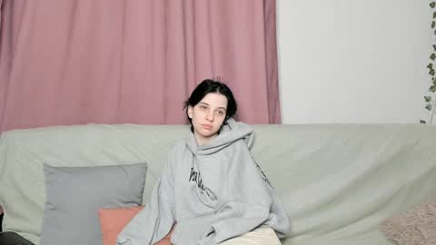 Mia online show from 12.06.24