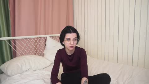 Mia online show from 12.09.24