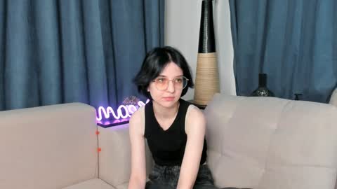 Mia online show from 12.12.24