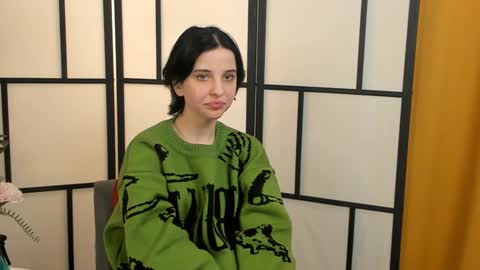 Mia online show from 12.23.24