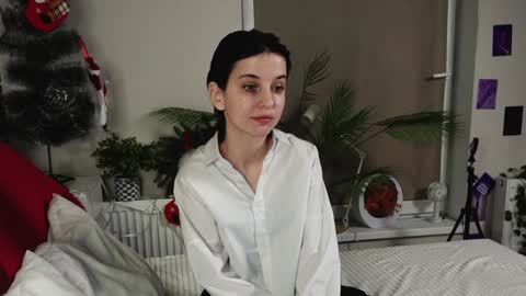 Mia online show from 12.27.24