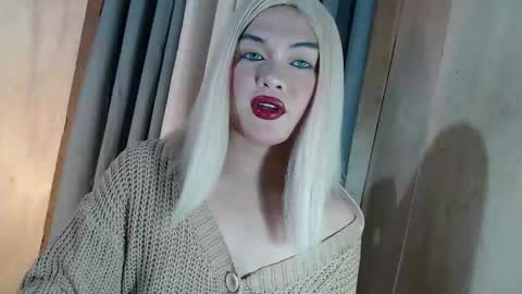 DANIELLA - DONT FORGET TO GIVE ME A THUMBSU UP online show from 04.30.26