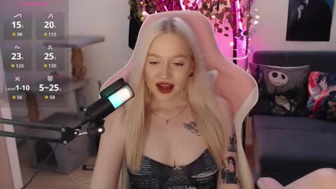 Snapshot of fantasy_lisa chatting on 02.14.26 Lisa online show from 02.14.26