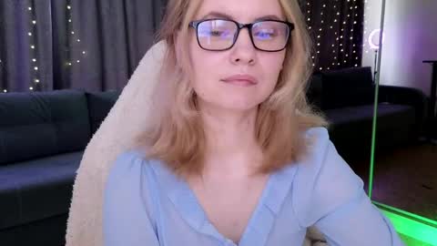 Snapshot of fantasymaria chatting on 05.22.26 my name is Masha online show from 05.22.26