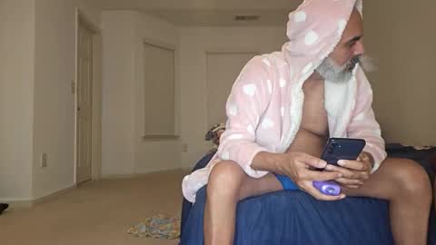 Snapshot of fantazy_island chatting on 11.29.25 mike anglo online show from 11.29.25