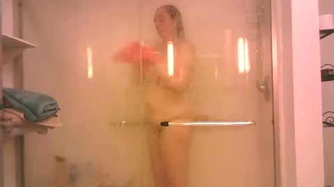 Snapshot of fapqueenc17 chatting on 02.06.25 Scarlett online show from 02.06.25