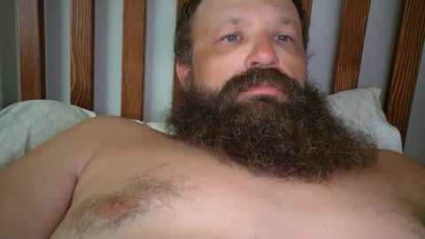 Snapshot of farm2boy chatting on 09.22.25 Farm2boy online show from 09.22.25