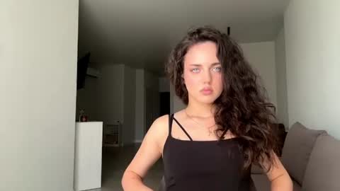 Mia online show from 06.29.26