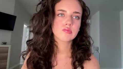 Mia online show from 07.26.26