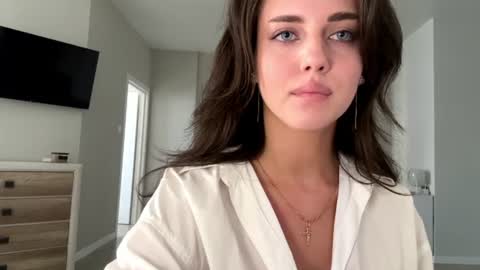 Mia online show from 07.28.26
