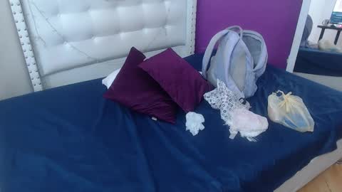 Snapshot of fat_naughtyass chatting on 10.22.25 fat_naughtyass online show from 10.22.25