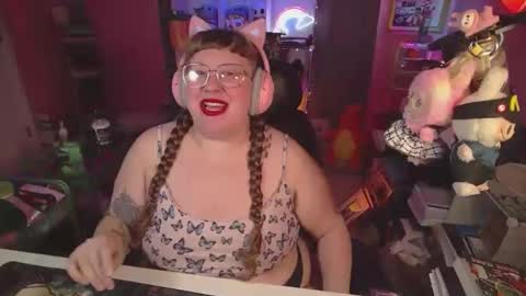 Snapshot of fatveronica chatting on 04.27.26 FatVeronica online show from 04.27.26
