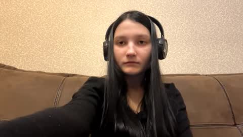Aurora 18yo online show from 01.07.26