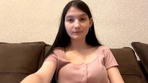 Aurora 18yo online show from 02.12.26