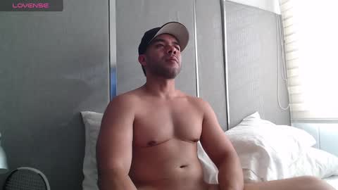 Snapshot of faustosaenz chatting on 01.29.25 FAUSTO online show from 01.29.25