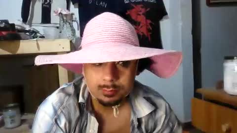Faux Feitico online show from 04.21.26