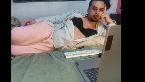 Faux Feitico online show from 05.03.26