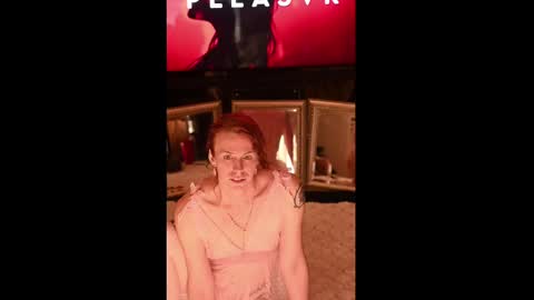 Snapshot of fayeholloway chatting on 02.09.25 Faye Holloway online show from 02.09.25